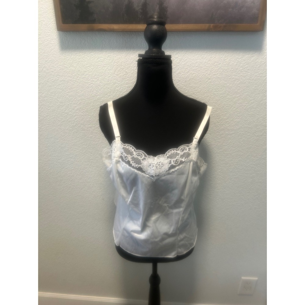 Vintage Camelot White Lace Trim négligée top Made in USA Size Large 2849